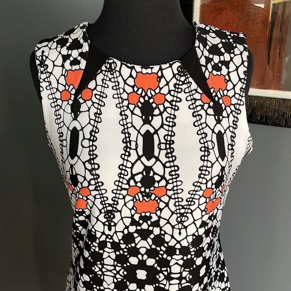 Taylor black/white/coral print silky stretch knit sleeveless midi. Size 2 - Picture 2 of 6